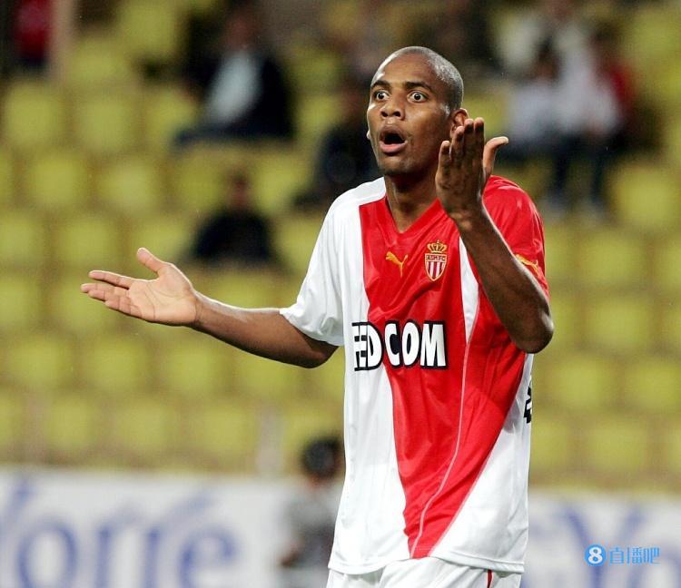 贝尔麦孔(足坛人物志) - 青木春