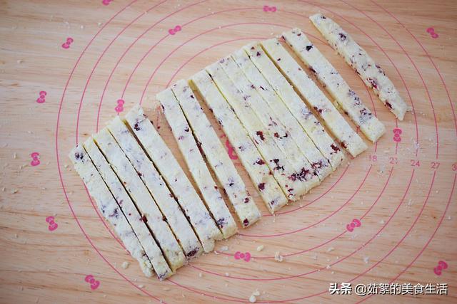 奶粉可以做什么好吃的零食，用奶粉可以做什么零食（喝不完的奶粉做成小零食）