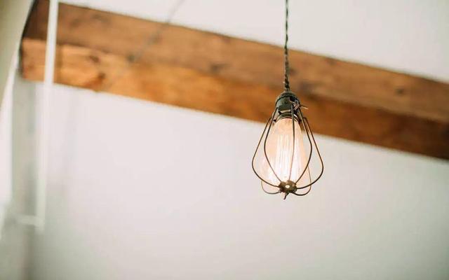 夏子衿/暖色调朋友圈背景图，朋友圈背景图夏温（会写作的人生，到底有多赚）