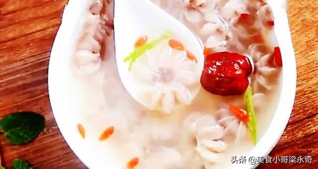 炖牛鞭汤的家常做法，女生聚餐时碰见这道菜