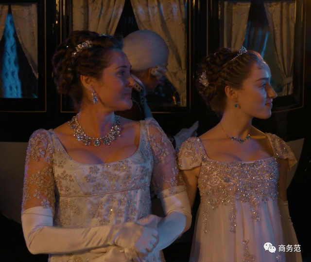 狗狗衣服大全纸样图片，狗狗衣服的手工DIY（7500件衣服、珠宝浮夸）