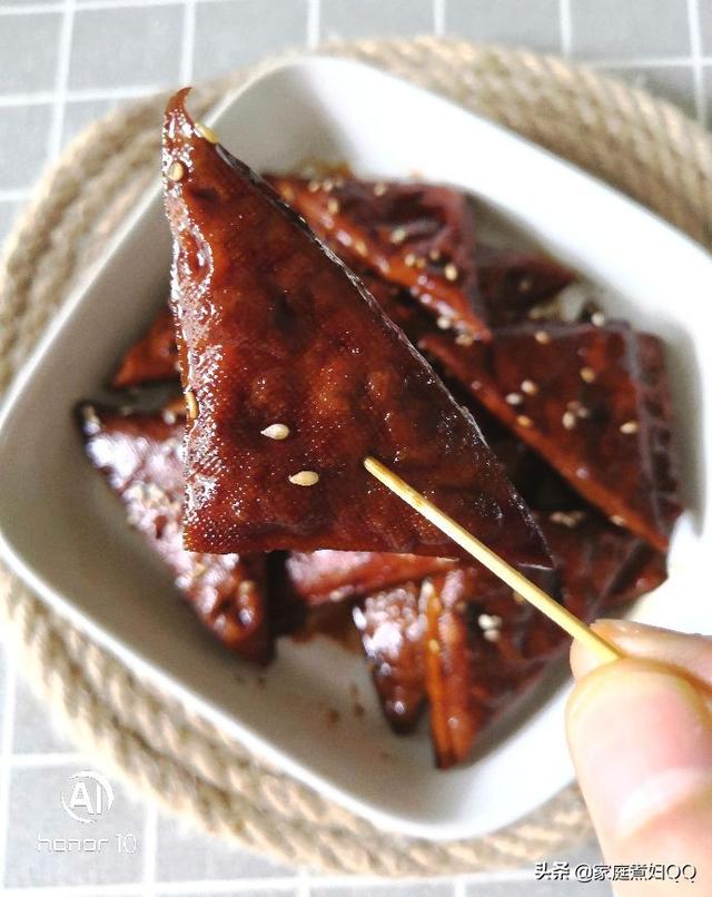 卤豆干的做法及配料，卤豆干的做法及配料大全（卤汁豆干在家做）