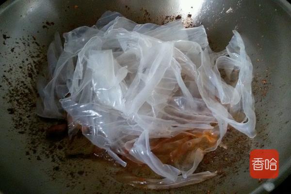 牛肉焖粉皮的做法，粉皮焖牛肉家常做法（就特馋吃的“焖粉皮”）