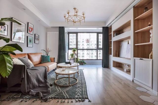 客厅阳台打通一体装修效果图，大厅阳台打通装修设计效果图（如何利用好阳台空间）