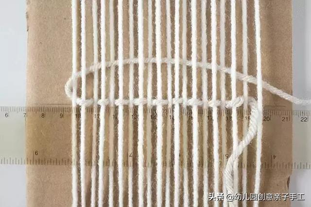 创意书签制作方法，阅读书签制作（毛线创意手工-杯垫、书签和挂饰）