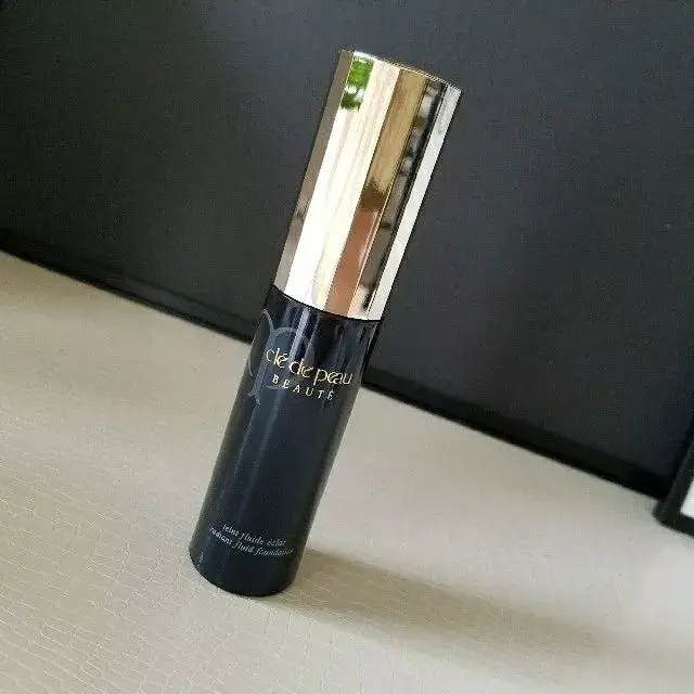 粉底液rmk是什么牌子，RMK粉底液色号（推荐10款适合春夏季的日系粉底液）