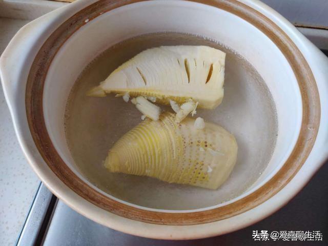 笋丝炒肉最正宗的做法，笋干丝炒肉的做法大全（多做这一步的竹笋炒肉丝）