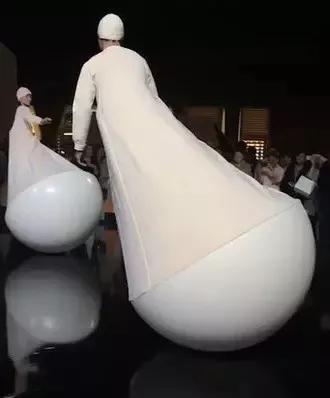 搞笑魔术天外飞仙，“天外飞仙”大唐不倒翁走红