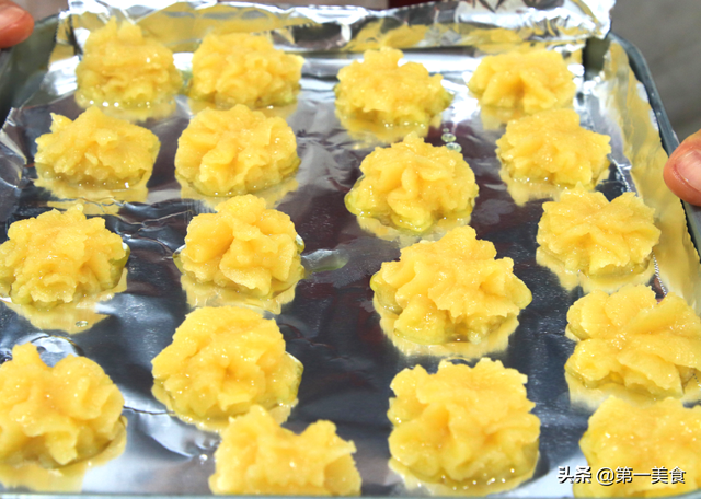 烤箱最简单的饼干做法，家用烤箱烤饼干的做法（烤箱自制曲奇饼干）