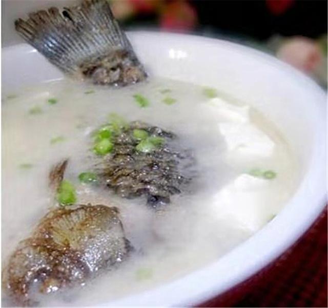 鲫鱼汤怎么做好吃，鲫鱼汤怎么做好吃视频（鲫鱼汤最好喝的做法）