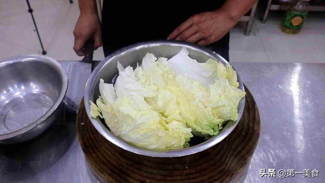 怎样炒酸辣白菜，怎样炒酸辣白菜（厨师长教你详细做法）