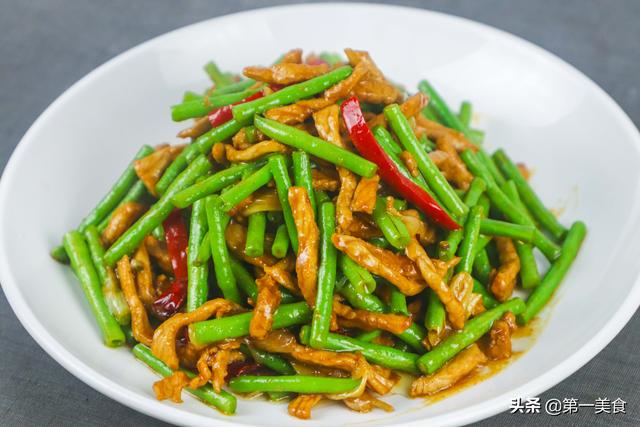 豆角怎么炒好吃又简单，如何炒豆角又好吃又好看（大厨告诉你诀窍都有啥）