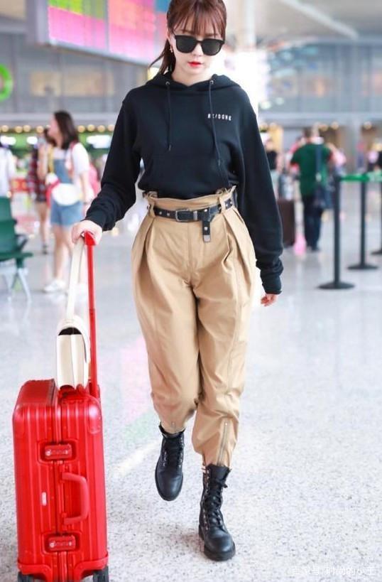 男生穿什么类型的裤子好看，男生应该穿什么裤子好看（除了牛仔裤还有这五种裤子）