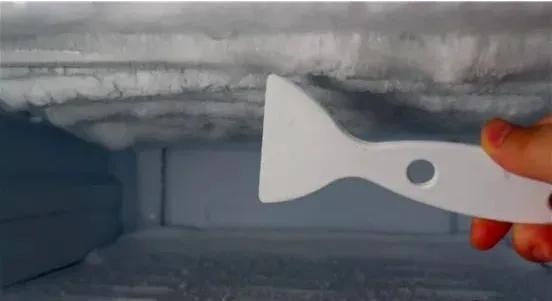 冰用什么方法融化的最快 冰怎么快速融化，冰用什么方法融化的最快（冰箱结了厚厚的冰怎样快速除冰）