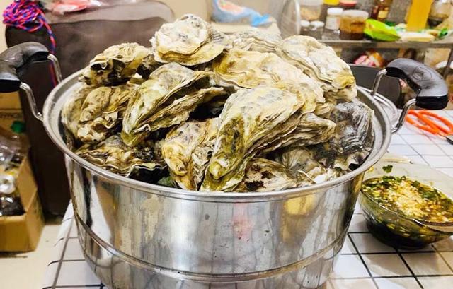 生蚝开锅后煮几分钟就可以了，生蚝水开后煮几分钟（直接下锅煮是错误的）