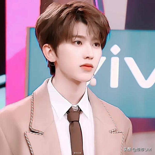 蔡徐坤(坤)，微信头像，蔡徐坤(坤)（蔡徐坤头像壁纸<一>）