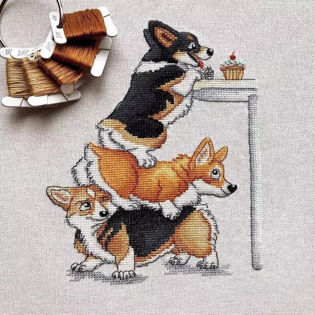 【十字绣枕头图案】哪些十字绣枕头图案好看，手工十字绣枕头图案大全（35款十字绣作品大赏析）