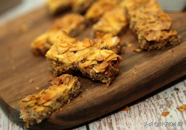 杏仁燕麦酥的做法，杏仁酥的做法大全（今年过年零食就它了——杏仁燕麦酥）