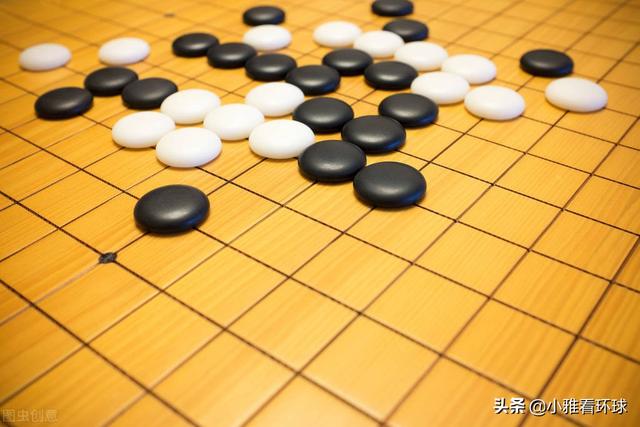 连珠五子棋的玩法，五子棋的玩法简单介绍（<连珠>比赛规则的三次变化）