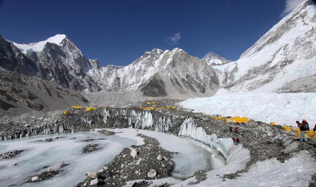 珠穆朗玛峰属于哪个国家，中国五岳山是哪五座山（一半在中国、一半在尼泊尔）