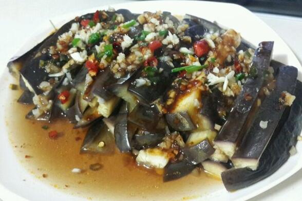 【蒜香蒸茄子】做法步驟圖 還是后面放？許多人不明白 難怪不-起舞食譜網(wǎng)