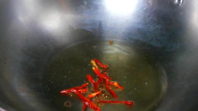 菲菜怎么炒好吃，菲菲菜怎么做好吃（大厨教你炒韭菜好吃秘诀）