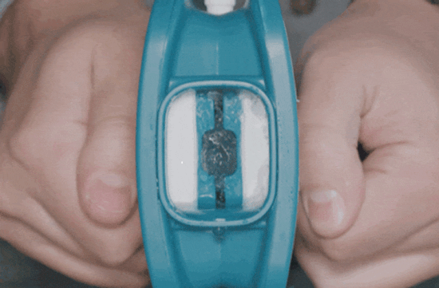 冰格里的冰怎么取出来（比传统冰格好用10倍的丹麦创意冰格）