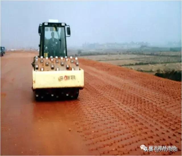 密实度和压实度一样吗,压实度和相对密度有什么区别(路堤填筑、路堑开挖、路基排水、软土地基施工) 密实度和压实度一样吗,压实度和相对密度有什么区别(路堤填筑、路堑开挖、路基排水、软土地基施工)