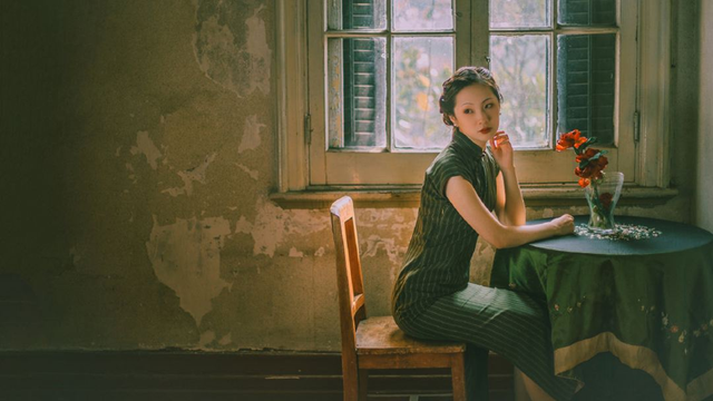 旗袍半开襟和全开襟的区别是什么，旗袍是左开襟还是右开襟（你对旗袍的基本知识了解了吗）