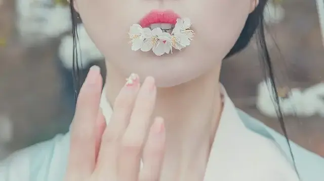 星河滚烫你是人间理想什么意思，星河滚烫你是人间理想是什么意思（星河滚烫，你是人间理想）