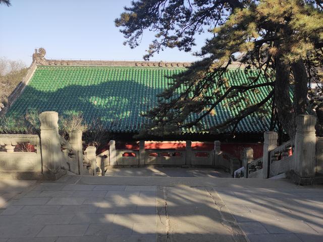 戒台寺与潭柘寺区别，戒台寺与潭柘寺区别是什么（戒台寺一日游）