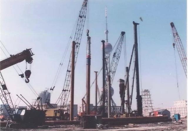 上海金茂大厦多少层，金茂大厦多少米（上海金茂大厦迎来20岁生日）