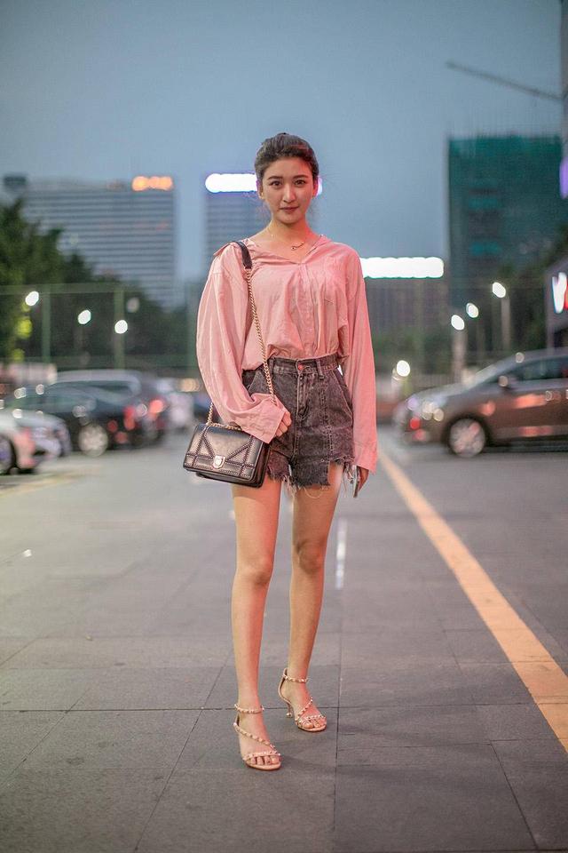 情侣装穿搭高级，暗色的情侣装高级冷艳感