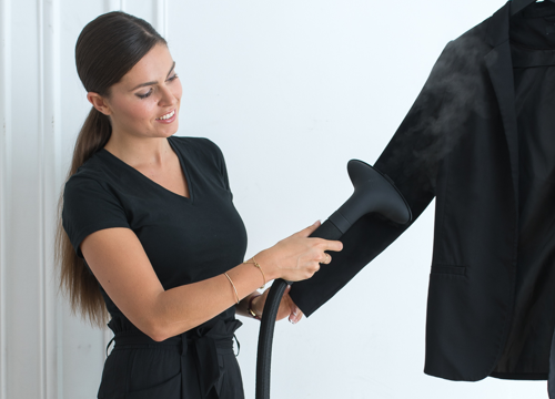 蒸汽熨斗到底要不要贴着衣服，如何用挂烫机正确地挂烫