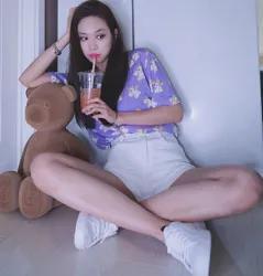 紫色配什么颜色好看，紫色卫衣搭配什么颜色好看（紫色配什么颜色好看）