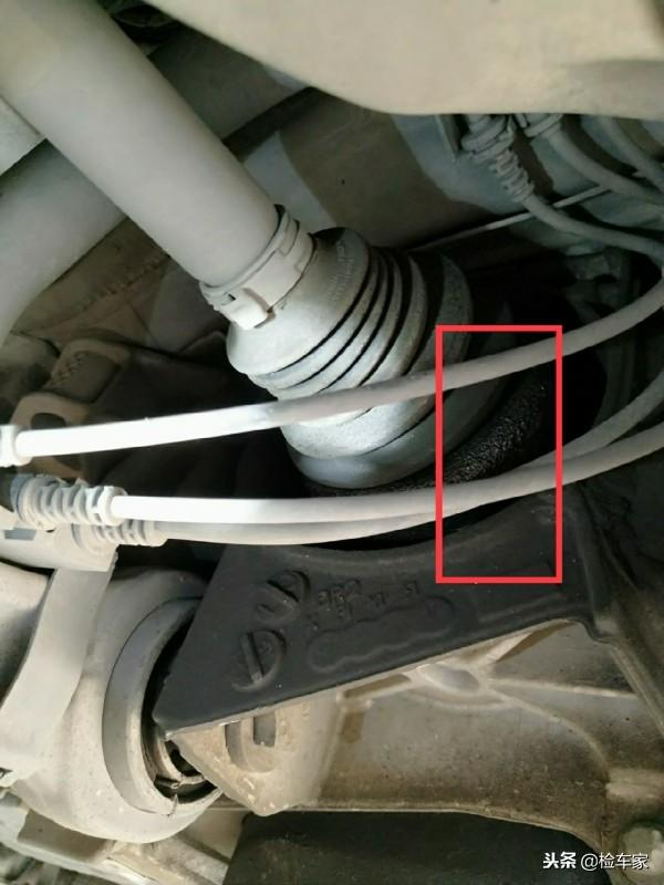 奔驰s与迈巴赫s有什么区别，奔驰迈巴赫和s的区别（两年贬值60万的迈巴赫S400）