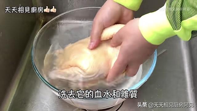 清蒸鸡的最正宗做法，清蒸鸡就是这么简单