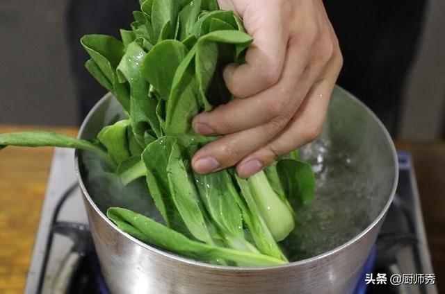 素食饺子怎么做馅，喜欢吃饺子的有口福了