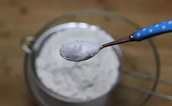 碳酸氢钠在医学上有什么用途，碳酸氢钠在医学上有什么用途和作用（小苏打原来有这么多好处）