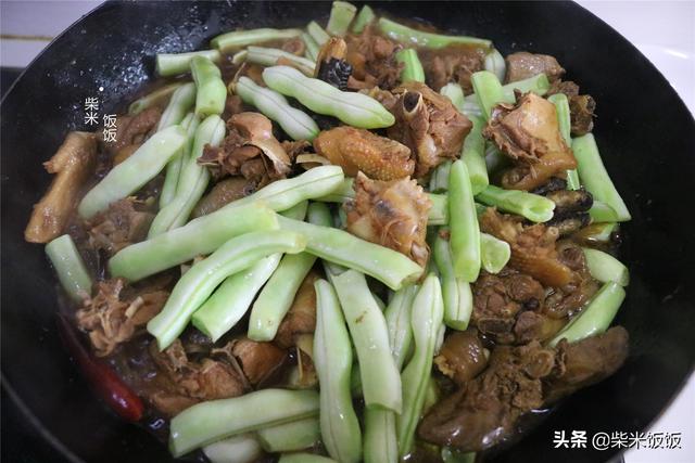 粉条炖土豆干的做法，粉条炖土豆的做法大全（一顿饭一个菜就够了）