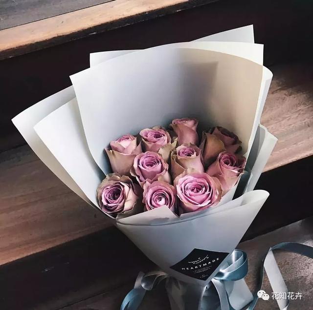 浅紫色图集,浅紫色系图片(ins上超火的紫色玫瑰花艺)