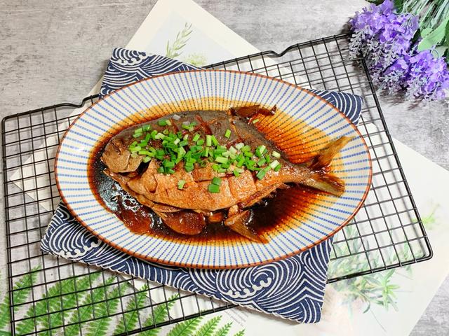 鳊鱼的做法 如何做鳊鱼，鳊鱼的做法（鳊鱼这么做）