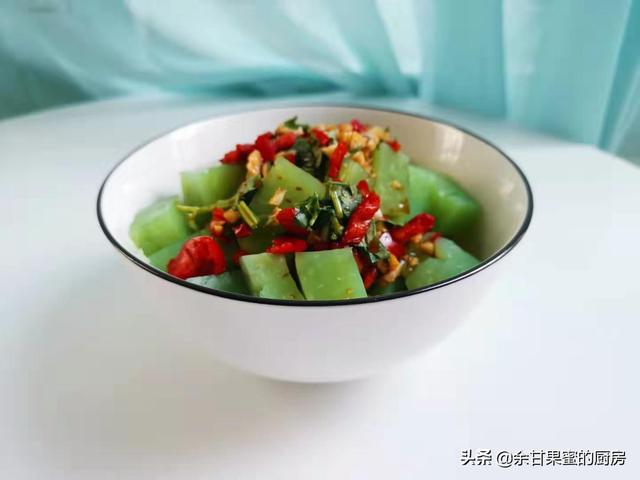 黄瓜汁怎么榨好喝，黄瓜苹果汁怎么做（​黄瓜汁榨了别直接喝）