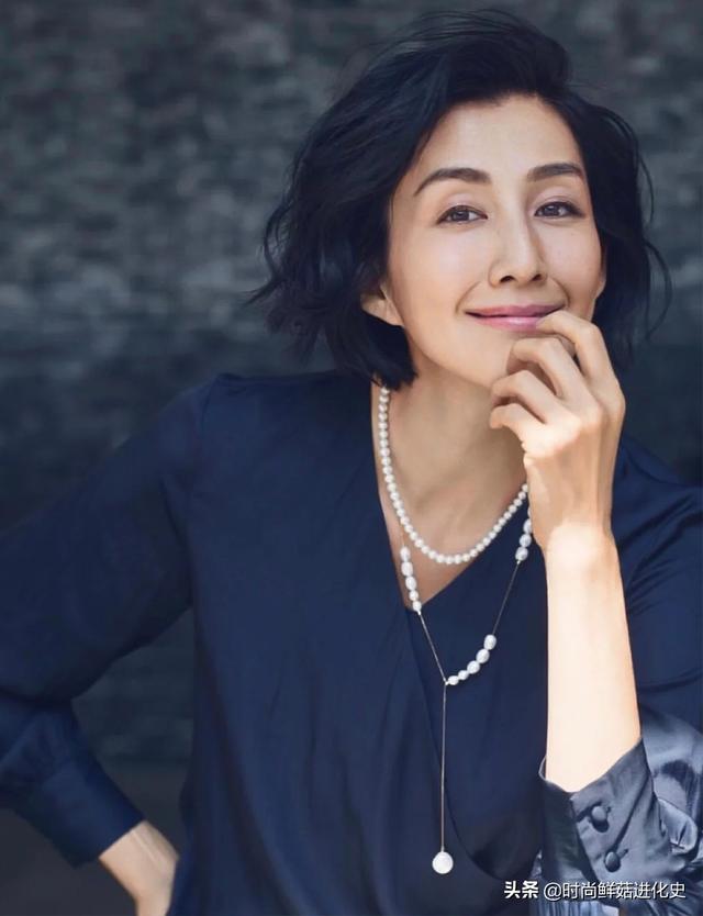中年女人穿什么样的衣服好看，中年女人穿什么皮衣好看（才是一生的追求与美）