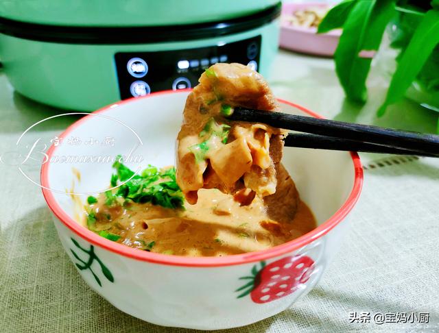 火锅料有什么食材，火锅料有哪些食材（吃啥都不如热乎乎的火锅）