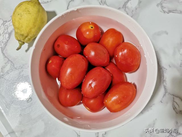 番茄夹乌梅叫什么，番茄夹乌梅用的是什么乌梅（乌梅与小番茄夹在一起吃）