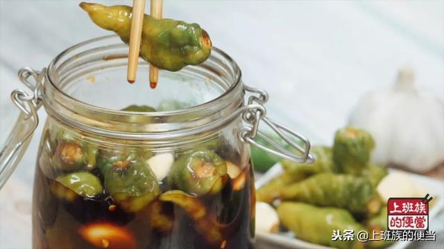 辣椒好吃下饭的做法，辣椒这样做比肉还香