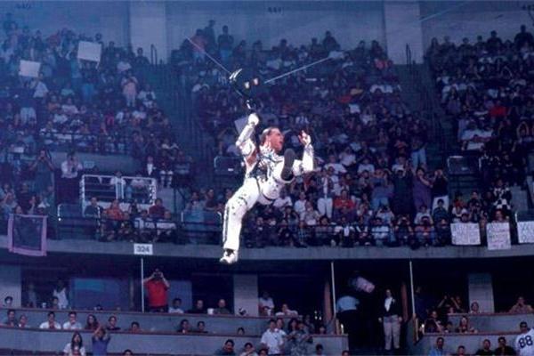 掰手腕用的是哪的肌肉，掰手腕儿的规则（肌肉老爹牵着老虎）