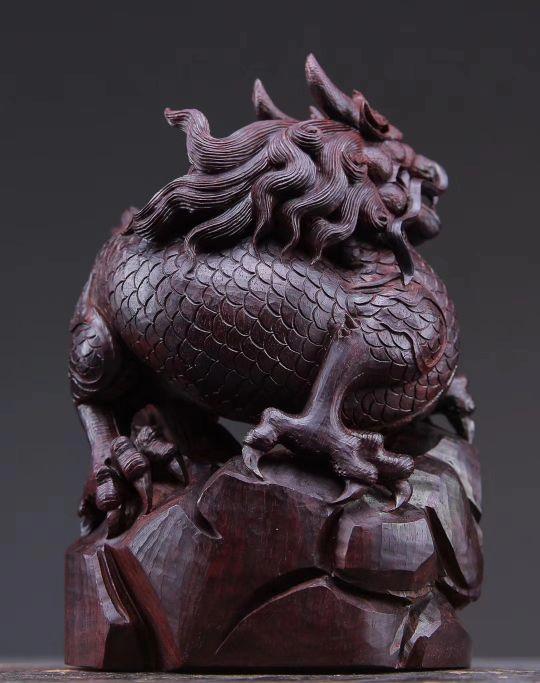 1,我以紫檀雕麒麟!龙爪奋张最旺运!这木雕用心了!