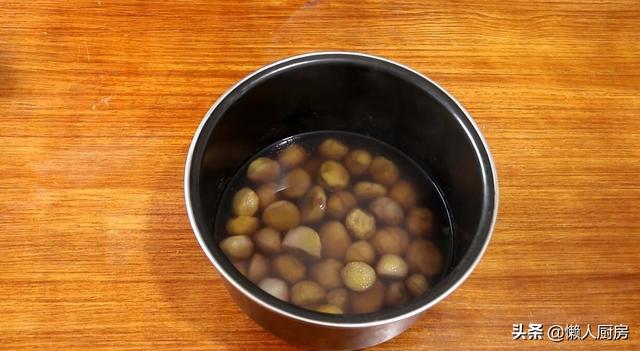 栗子饼的制作方法，栗子鸡蛋饼的制作方法（教你做一道甜而不腻的栗子饼）